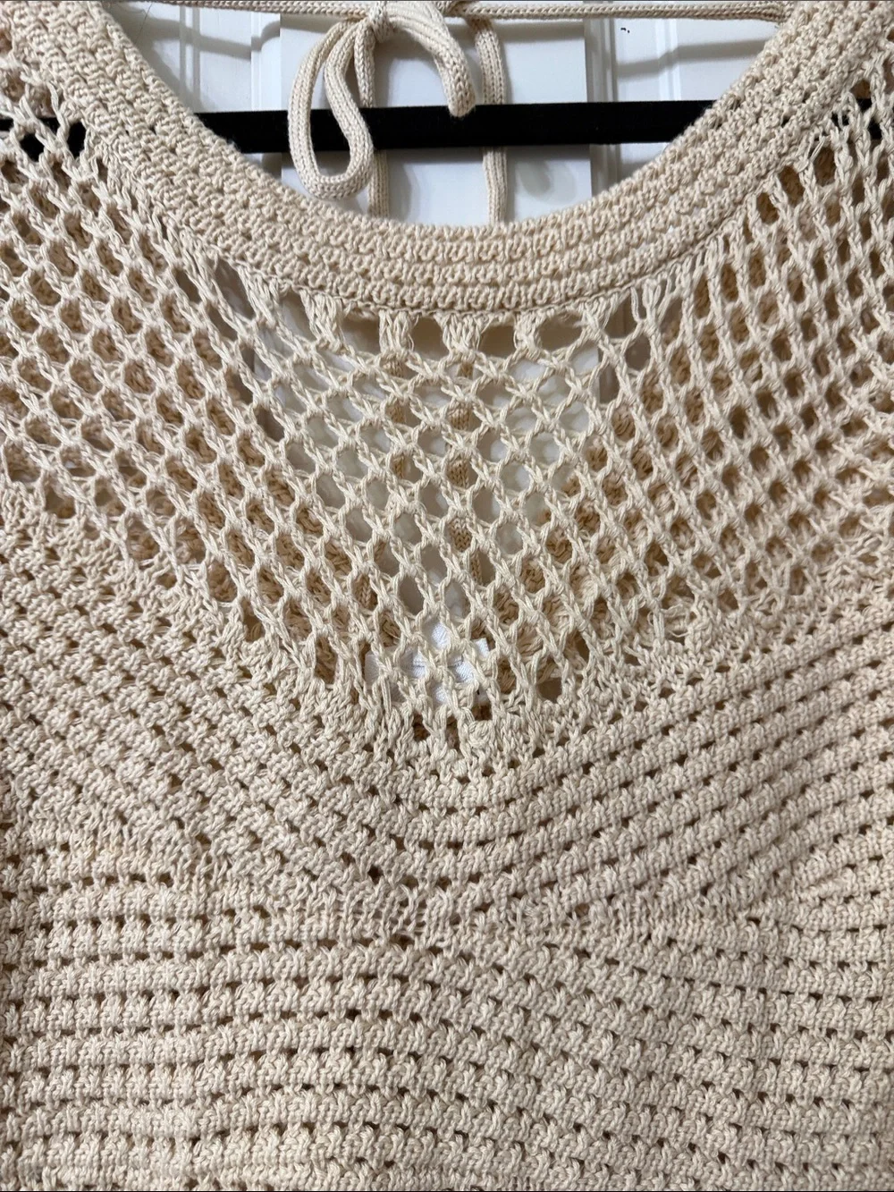 Le Lis Cream Crochet Open-Weave Crop Top - Picture 2 of 3